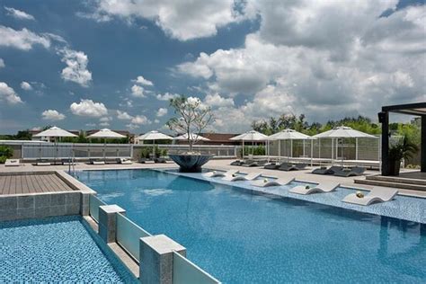 clark pampanga hotel deals|Clark Marriott Hotel .